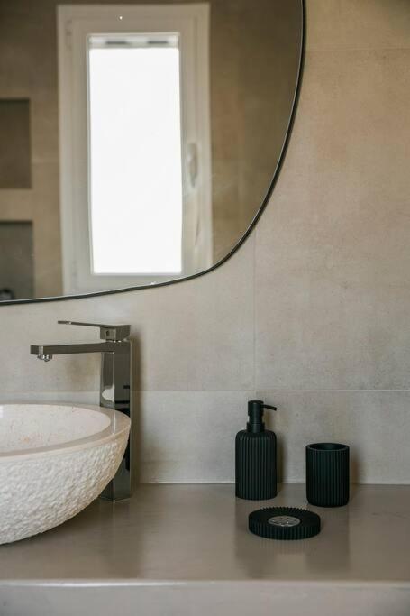 Lourdas White Villa 로우드하타 외부 사진