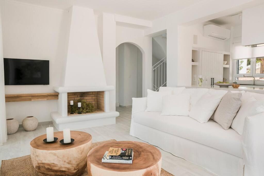 Lourdas White Villa 로우드하타 외부 사진