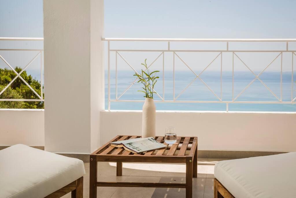 Lourdas White Villa 로우드하타 외부 사진