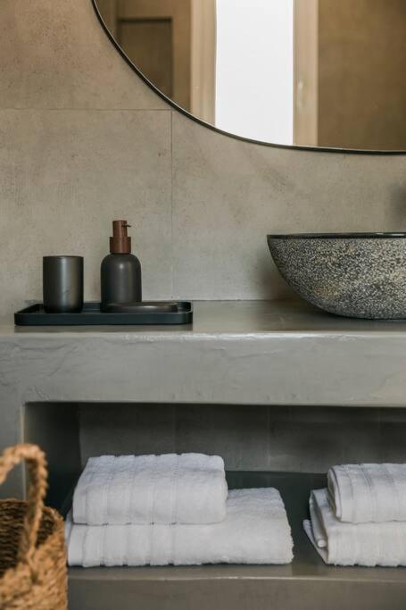 Lourdas White Villa 로우드하타 외부 사진