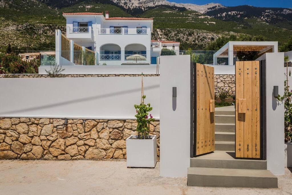 Lourdas White Villa 로우드하타 외부 사진
